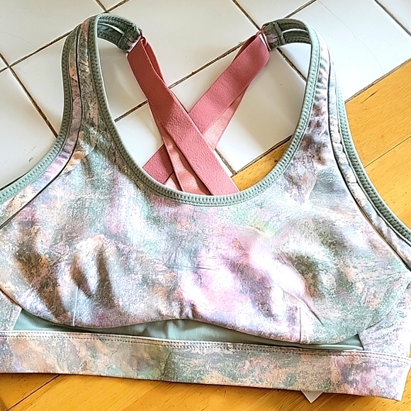 Fabletics - Belle High-Impact Sports Bra - Picture 4 of 9